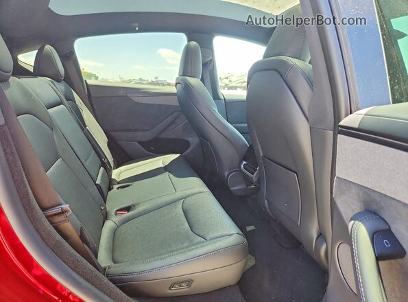 7SAYGDEEXTF634015 2026 TESLA MODEL Red უკანა სალონის ხედი