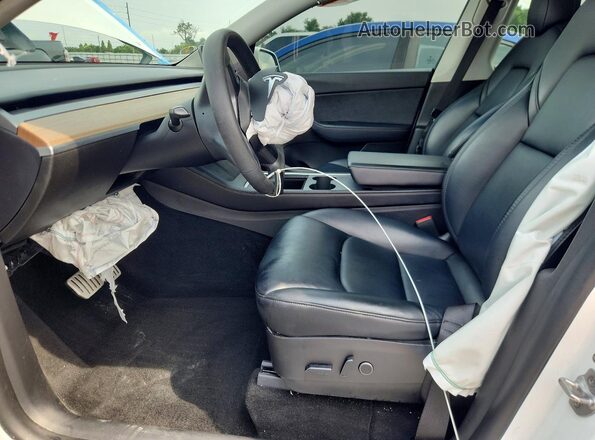 7SAYGDEF2NF324386 2022 TESLA MODEL White Vista interior delantera