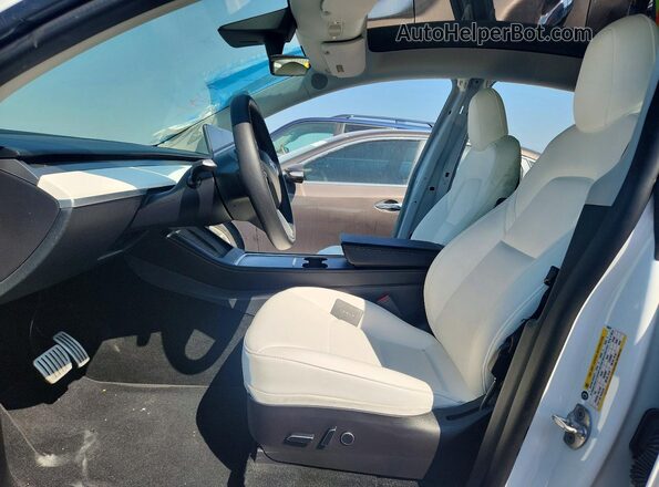 7SAYGDEF2PF595872 2023 TESLA MODEL White Вид салону спереду