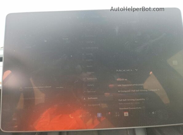 7SAYGDEF2PF813695 2023 TESLA MODEL Gray ხელსაწყოთა პანელის ხედი