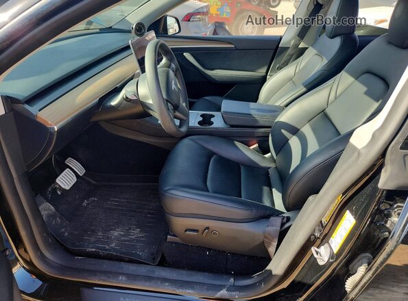7SAYGDEF2PF976878 2023 TESLA MODEL Черный Вид салона спереди