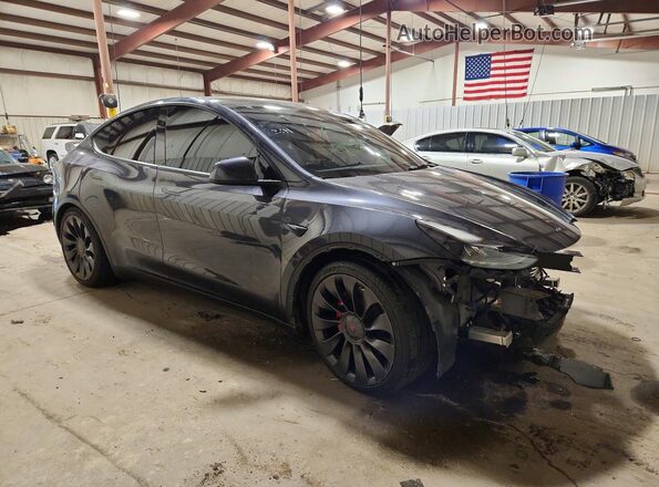 7SAYGDEF2RA326237 2024 TESLA MODEL Серый Передняя правая четверть
