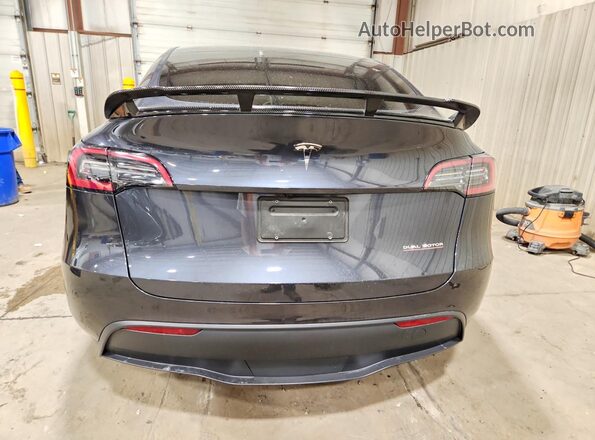 7SAYGDEF2RA326237 2024 TESLA MODEL Серый Вид сзади
