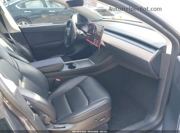 7SAYGDEF3NF404313 2022 TESLA MODEL Y Серый Вид салона спереди