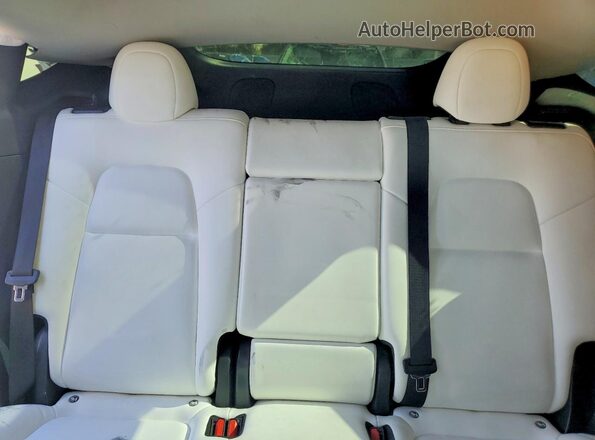 7SAYGDEF3NF416347 2022 TESLA MODEL White Rear seats view
