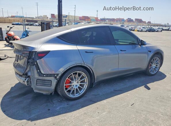 7SAYGDEF3RA294351 2024 TESLA MODEL Серебряный Задняя правая четверть