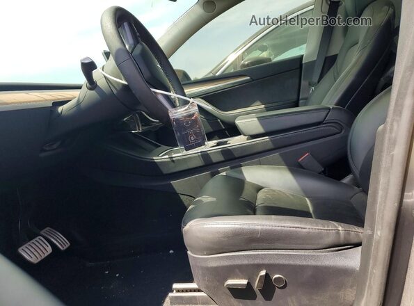7SAYGDEF3RA294351 2024 TESLA MODEL Серебряный Вид салона спереди