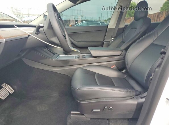 7SAYGDEF4NF507661 2022 TESLA MODEL White Вид салону спереду