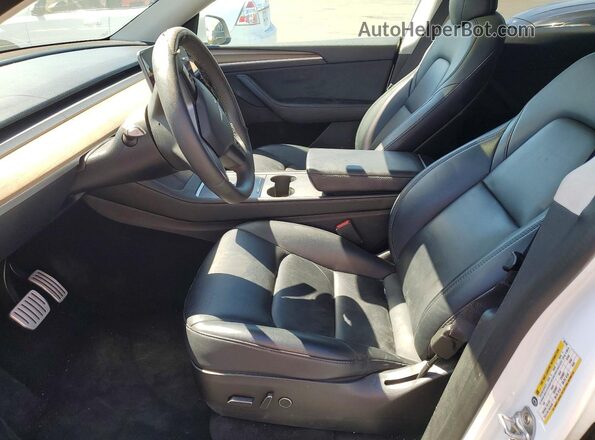 7SAYGDEF4PF593749 2023 TESLA MODEL White Vista interior delantera