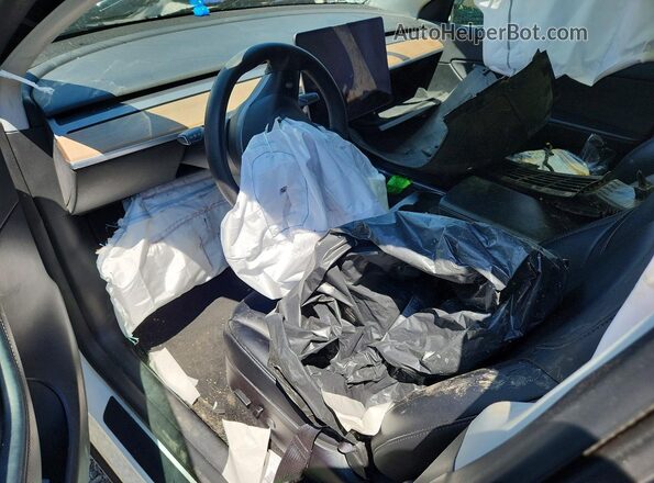 7SAYGDEF5NF308747 2022 TESLA MODEL Белый Вид панели приборов