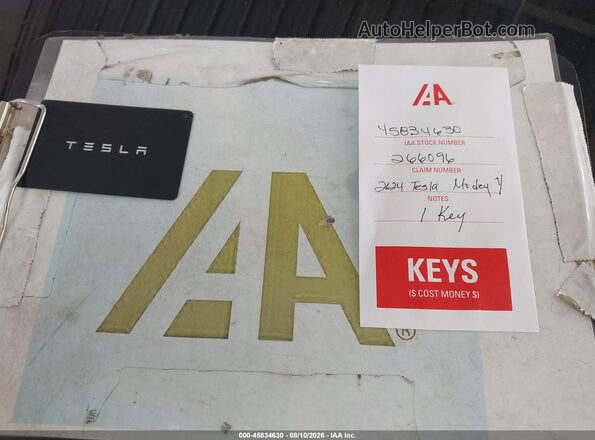 7SAYGDEF5RA266096 2024 TESLA MODEL Y Белый Вид панели приборов