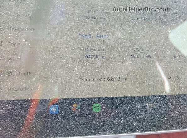 7SAYGDEF6NF545957 2022 TESLA MODEL Красный Вид щитка приборов