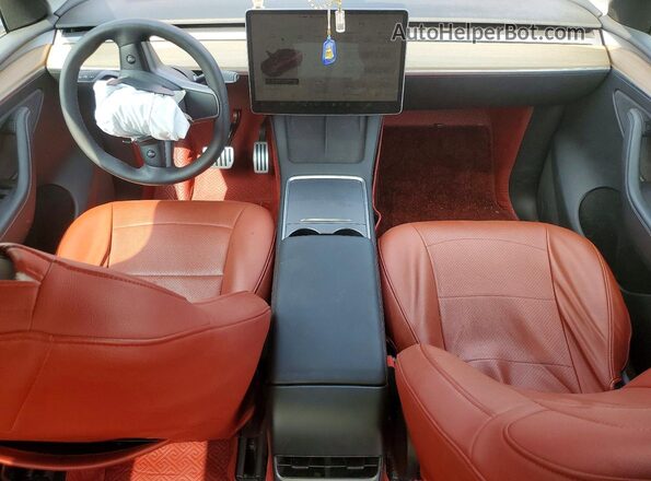 7SAYGDEF6NF545957 2022 TESLA MODEL Красный Вид панели приборов