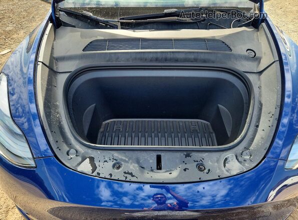 7SAYGDEF6PF826708 2023 TESLA MODEL Blue Vista del compartimento del motor