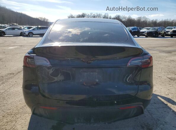 7SAYGDEF7RA264611 2024 TESLA MODEL Y Черный Вид сзади