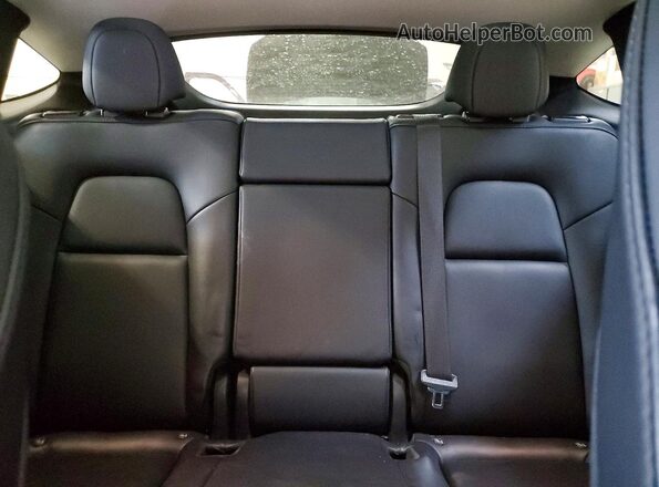 7SAYGDEF8NF382437 2022 TESLA MODEL White Rear seats view