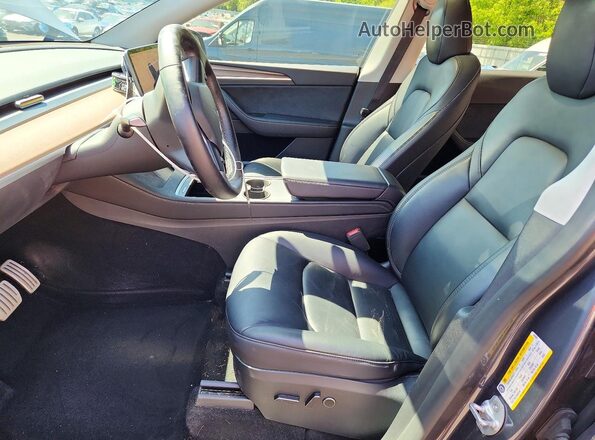 7SAYGDEF8PF826063 2023 TESLA MODEL Gray Вид салону спереду