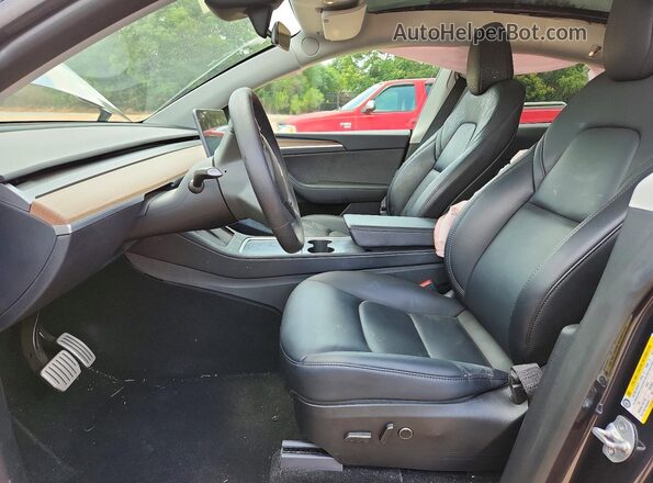 7SAYGDEF9RF042073 2024 TESLA MODEL Gray წინა სალონის ხედი