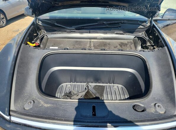 7SAYGDET3TA688445 2026 TESLA MODEL Black Սալոնի հետևի տեսք