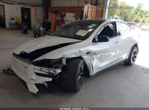7SAYGDET6TA618597 2026 TESLA MODEL Y White Vista frontal