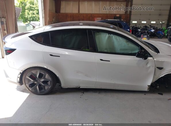 7SAYGDET6TA618597 2026 TESLA MODEL Y White 