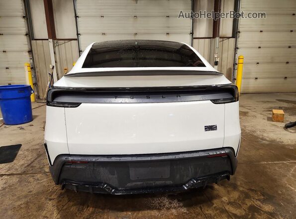 7SAYGDETXTA633524 2026 TESLA MODEL White Հետևի տեսք