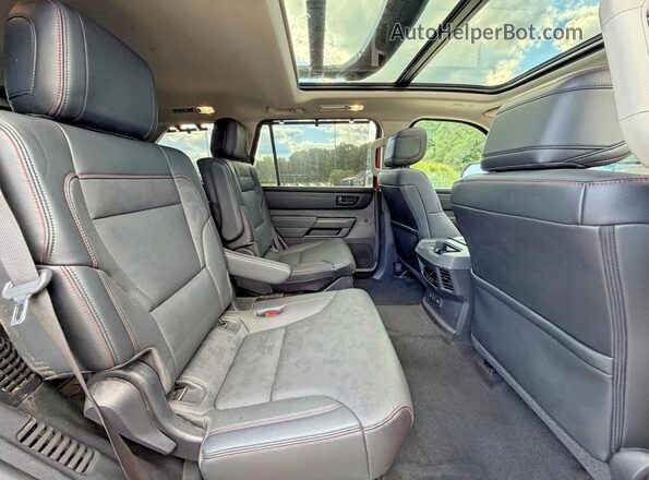 7SVAAABA1PX011240 2023 TOYOTA SEQUOIA Orange Widok z tyłu