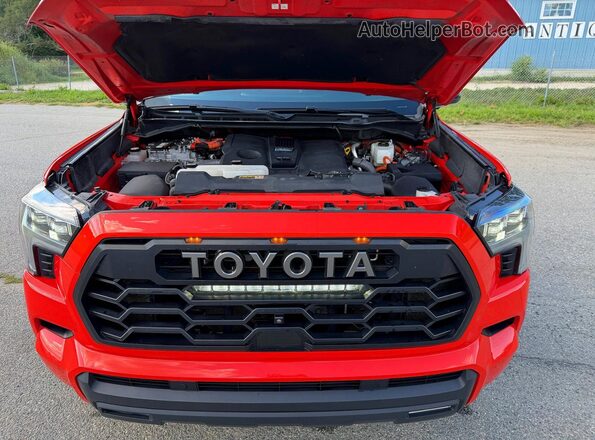 7SVAAABA1PX011240 2023 TOYOTA SEQUOIA Orange Widok wnętrza z przodu