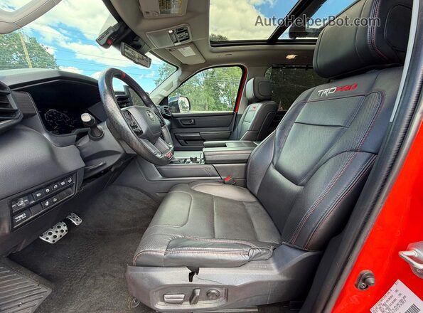 7SVAAABA1PX011240 2023 TOYOTA SEQUOIA Orange Widok wnętrza z tyłu