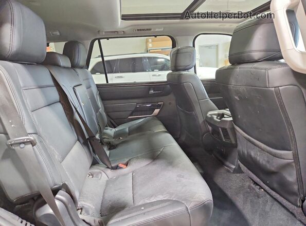 7SVAAABA2PX006807 2023 TOYOTA SEQUOIA Red Widok wnętrza z tyłu