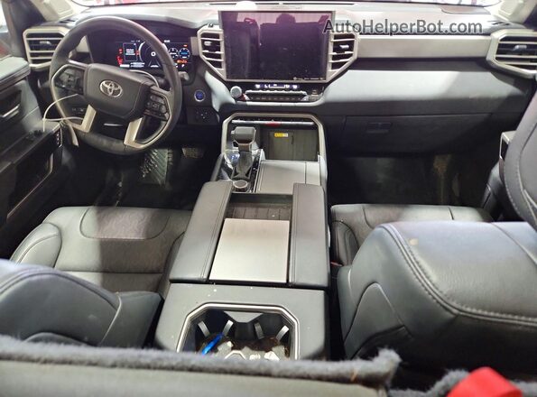 7SVAAABA2PX006807 2023 TOYOTA SEQUOIA Red Widok deski rozdzielczej