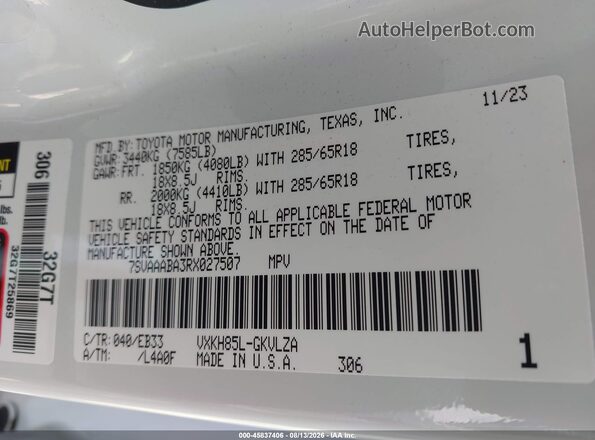7SVAAABA3RX027507 2024 TOYOTA SEQUOIA White Շարժիչի բաժամունքի տեսք