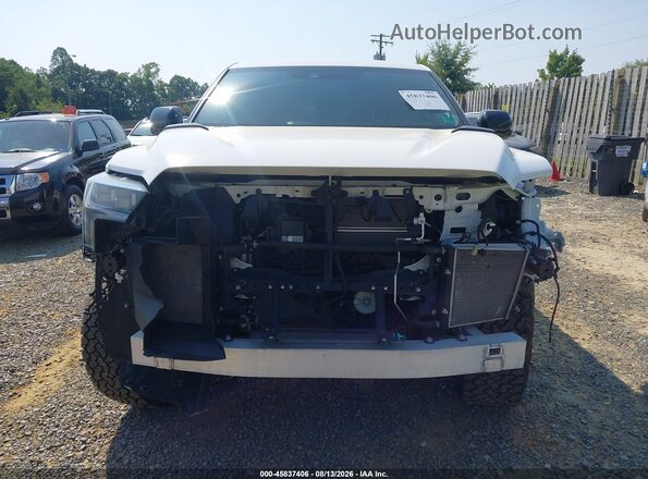 7SVAAABA3RX027507 2024 TOYOTA SEQUOIA White Սալոնի հետևի տեսք
