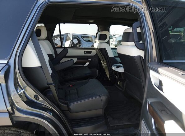7SVAAABA3RX047076 2024 TOYOTA SEQUOIA Серый Вид наклейки с VIN-кодом