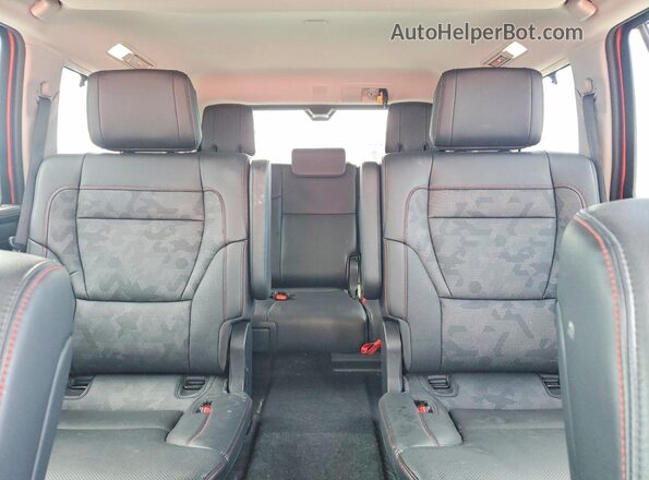 7SVAAABA4PX004508 2023 TOYOTA SEQUOIA Orange Widok tylnych siedzeń