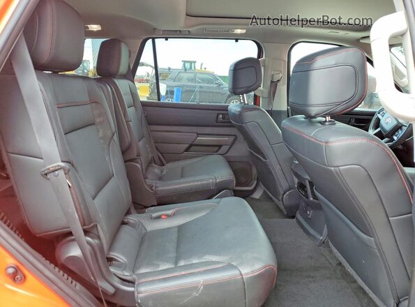7SVAAABA4PX004508 2023 TOYOTA SEQUOIA Orange Widok wnętrza z tyłu