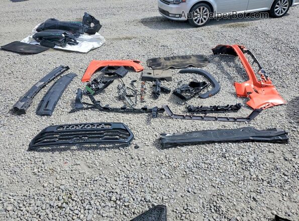 7SVAAABA4PX004508 2023 TOYOTA SEQUOIA Orange Widok naklejki z numerem VIN