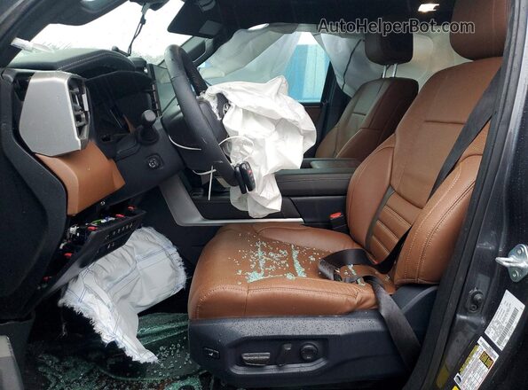 7SVAAABA4TX080255 2026 TOYOTA SEQUOIA Charcoal Vista interior delantera