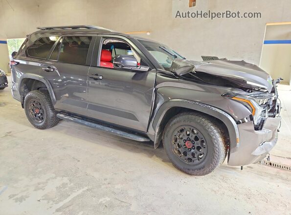 7SVAAABA5RX040677 2024 TOYOTA SEQUOIA Gray Przód prawy