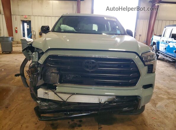 7SVAAABA5RX044504 2024 TOYOTA SEQUOIA Gray Widok z przodu
