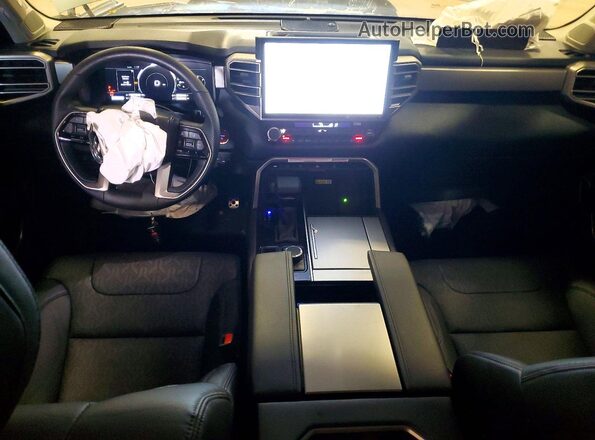 7SVAAABA5RX044504 2024 TOYOTA SEQUOIA Gray Widok deski rozdzielczej