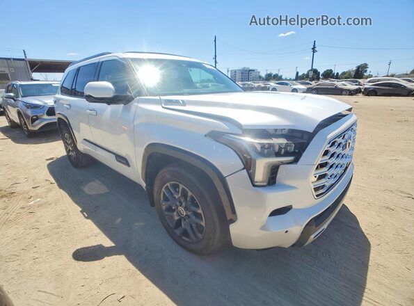7SVAAABA5RX048004 2024 TOYOTA SEQUOIA White Դիմացի տեսք