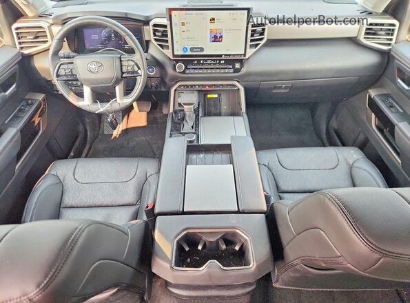 7SVAAABA6RX021815 2024 TOYOTA SEQUOIA Gray Առջևի վահանակի տեսք