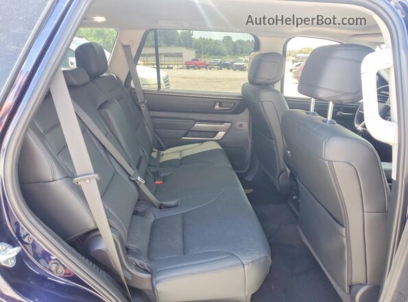 7SVAAABA6RX043961 2024 TOYOTA SEQUOIA Blue Widok wnętrza z tyłu