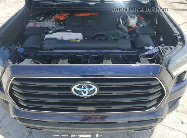 7SVAAABA6RX043961 2024 TOYOTA SEQUOIA Blue Widok komory silnika