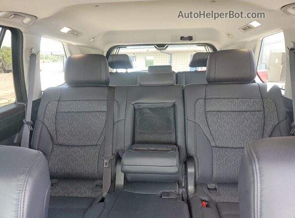7SVAAABA6RX043961 2024 TOYOTA SEQUOIA Blue Widok tylnych siedzeń