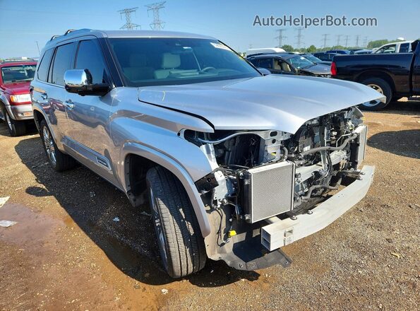 7SVAAABA6SX060538 2025 TOYOTA SEQUOIA Silver Przód prawy