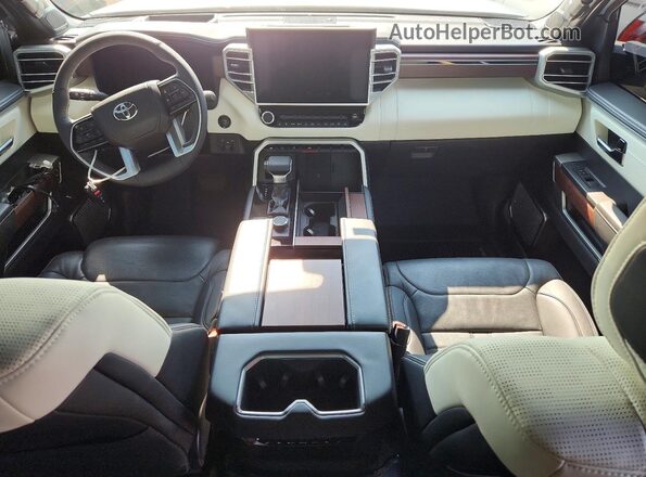 7SVAAABA6SX060538 2025 TOYOTA SEQUOIA Silver Widok deski rozdzielczej