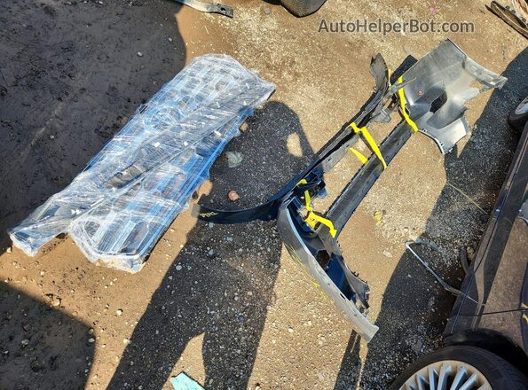 7SVAAABA6SX060538 2025 TOYOTA SEQUOIA Silver Widok komory silnika