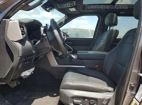 7SVAAABA7TX078435 2026 TOYOTA SEQUOIA Silver Widok wnętrza z przodu